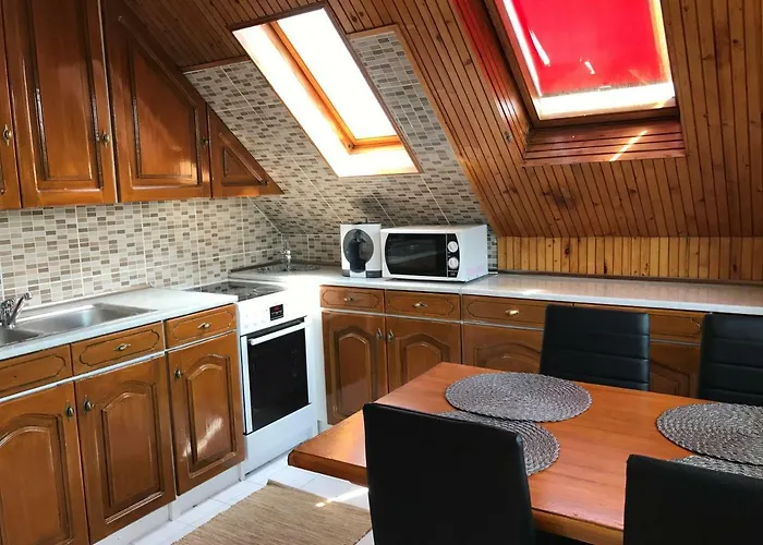 Rozsavoelgy * בלטונללה